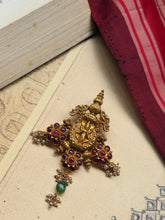 Load image into Gallery viewer, Vintage style statement pendant
