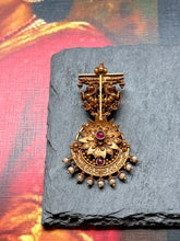 Load image into Gallery viewer, Vintage style statement pendant
