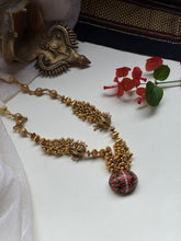 Load image into Gallery viewer, Statement vintage style gungroo necklace
