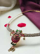 Load image into Gallery viewer, Statement vintage style pearl hasli
