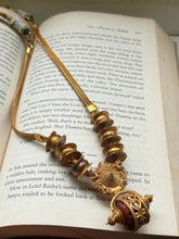 Load image into Gallery viewer, Kundan necklace in silver 925 and antique gold polish
