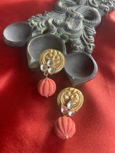 Load image into Gallery viewer, Silver 92.5 gold polish kundan earrings with coral drops
