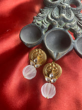 Load image into Gallery viewer, Silver 92.5 gold polish kundan earrings with onyx drops
