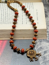 Load image into Gallery viewer, Kundan necklace in silver 925 and gold polish
