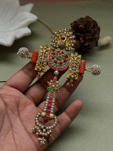 Load image into Gallery viewer, Statement silver 925gold polish pendant with pearls

