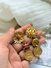 Load image into Gallery viewer, Vintage style statement earrings
