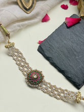 Load image into Gallery viewer, Kundan and pearl choker in silver 925
