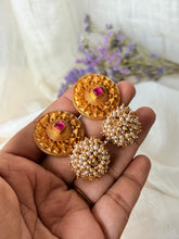 Load image into Gallery viewer, Vintage style statement earrings in sliver 925 in gold polish
