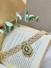 Load image into Gallery viewer, Statement pearl choker
