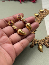 Load image into Gallery viewer, Statement mango necklace with earrings (comes with an adjustable thread-work)

