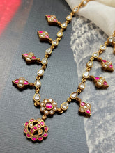 Load image into Gallery viewer, Kundan necklace in silver 925 and gold polish
