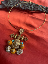 Load image into Gallery viewer, Statement vintage 925gold polish hasli with pendant-10
