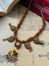 Load image into Gallery viewer, Coral necklace in silver 925 and gold polish
