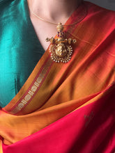 Load image into Gallery viewer, Vintage statement pendant with hasli
