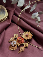 Load image into Gallery viewer, Vintage statement pendant with hasli
