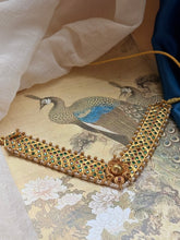 Load image into Gallery viewer, Vintage style statement choker
