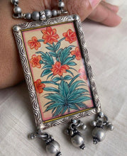 Load image into Gallery viewer, Handpainted Mughal flower pendant necklace
