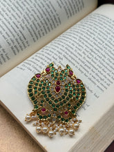 Load image into Gallery viewer, Vintage style statement pendant with cut stones
