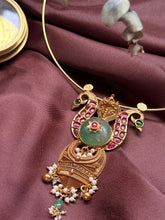Load image into Gallery viewer, Vintage statement pendant hasli
