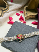 Load image into Gallery viewer, Kundan and pearl choker in silver 925
