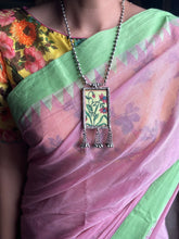 Load image into Gallery viewer, Handpainted Mughal flower pendant necklace
