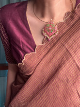 Load image into Gallery viewer, Vintage statement pendant hasli
