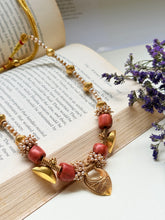 Load image into Gallery viewer, Pearl necklace handcrafted in silver 92.5 and gold polish
