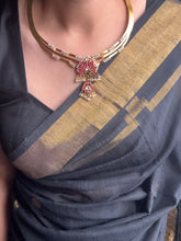 Load image into Gallery viewer, Statement vintage style pearl hasli
