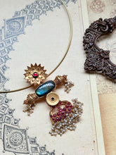 Load image into Gallery viewer, Vintage style pendant in silver 925 and gold polish
