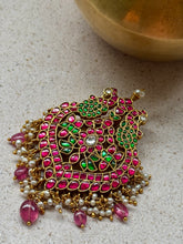 Load image into Gallery viewer, Vintage statement pendant hasli
