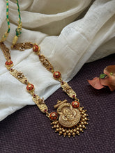 Load image into Gallery viewer, Vintage style coral nagaru necklace
