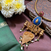 Load image into Gallery viewer, Statement vintage style 925gold polish necklace
