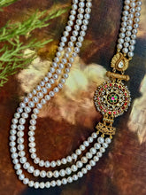 Load image into Gallery viewer, Statement pearl multilayer mope necklace
