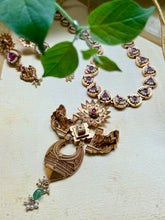 Load image into Gallery viewer, Statement vintage style kundan necklace set
