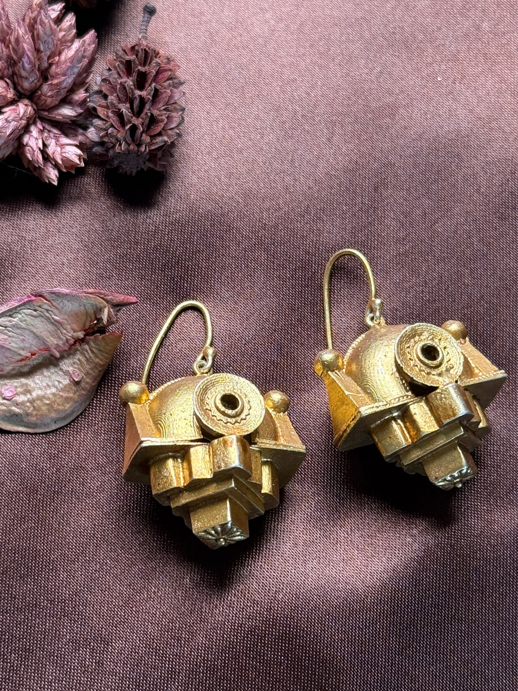 Vintage inspired (925 silver) earrings in gold polish