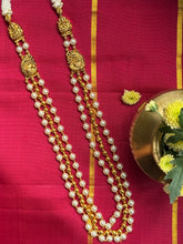 Load image into Gallery viewer, Statement vintage style pearl necklace
