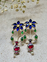 Load image into Gallery viewer, Guldasta (Mughal Flower) Kundan Earrings - Blue
