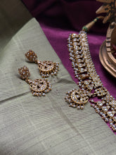 Load image into Gallery viewer, Statement white kundan necklace with earrings
