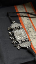 Load image into Gallery viewer, Statement vintage silver choker
