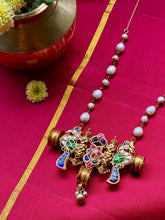 Load image into Gallery viewer, Statement vintage style kundan necklace

