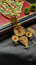 Load image into Gallery viewer, Statement vintage 925gold polish pendant with chain
