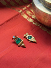 Load image into Gallery viewer, Kundan work (925 silver) earrings in gold polish
