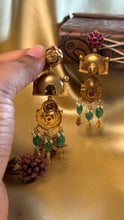 Load image into Gallery viewer, Vintage inspired (925 silver) earrings in gold polish
