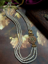 Load image into Gallery viewer, Statement pearl multilayer mope necklace
