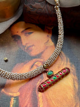 Load image into Gallery viewer, Statement vintage style pearl hasli
