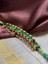 Load image into Gallery viewer, Parrot kundan bracelet/Ponchi
