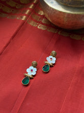 Load image into Gallery viewer, Kundan work (925 silver) earrings in gold polish
