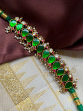 Load image into Gallery viewer, Parrot kundan bracelet/Ponchi
